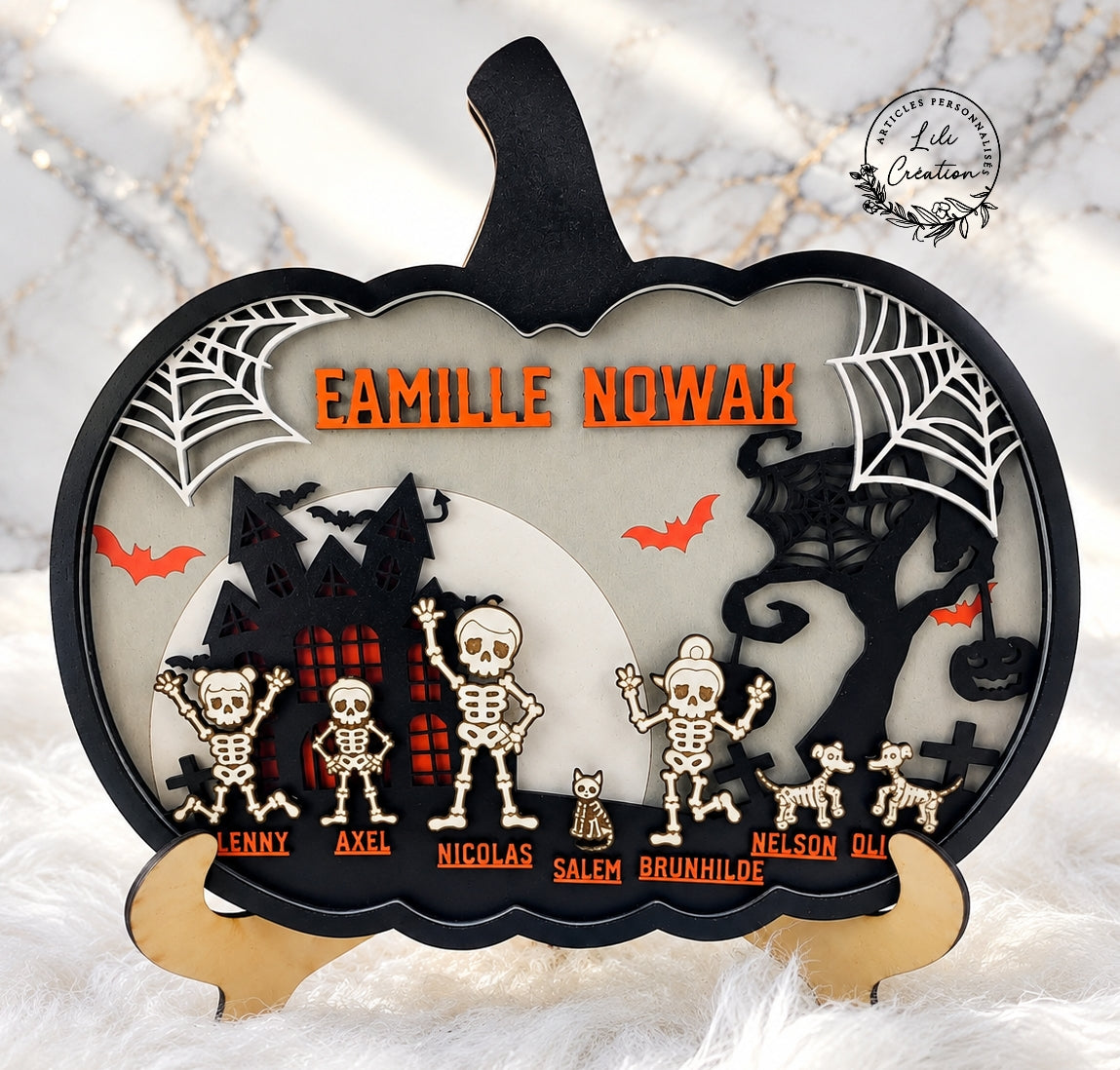 La citrouille sculptée - Famille de squelettes personnalisée