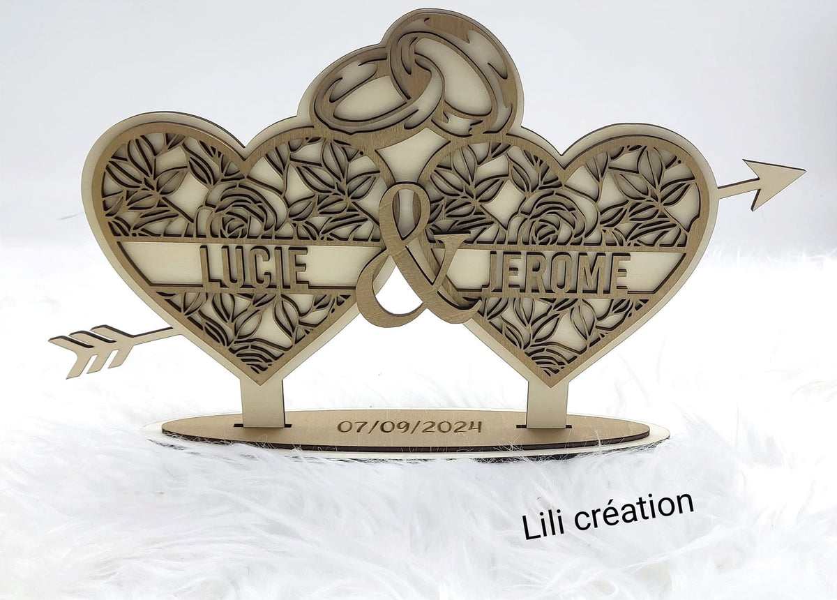 Double cœur en bois gravé