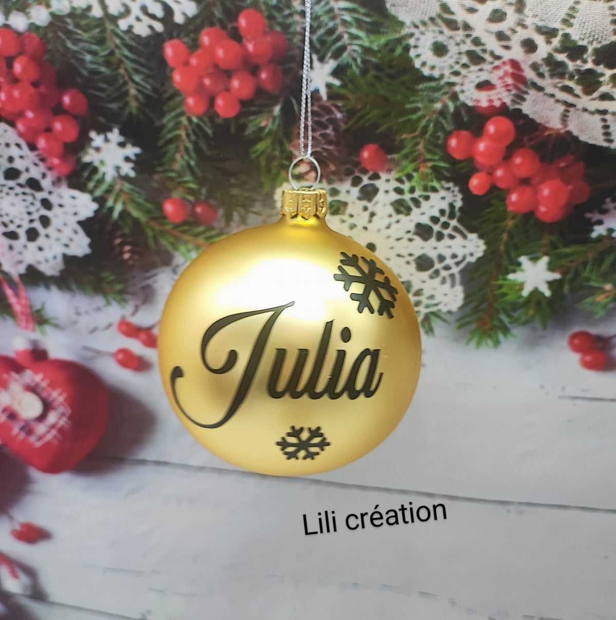Boules de Noël personnalisation avec autocollants