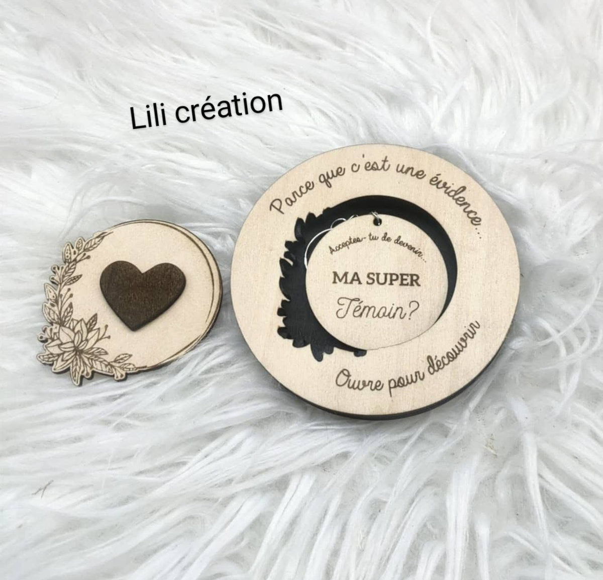 Porte-clés ou magnet "Demande spéciale" avec boîte surprise