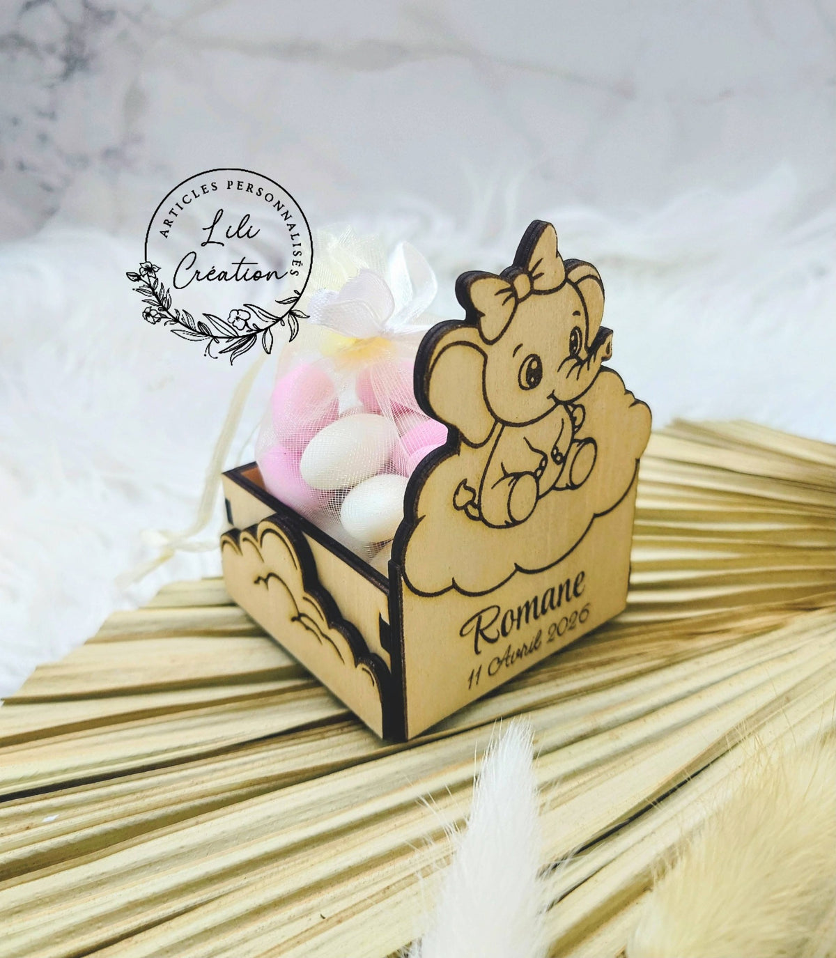 Boite à dragées baptême contour nuages et pochon personnalisée - Thème animaux mignons de la ferme, de la jungle, de la forêt, marins, astronomie, univers féérique, les bébés