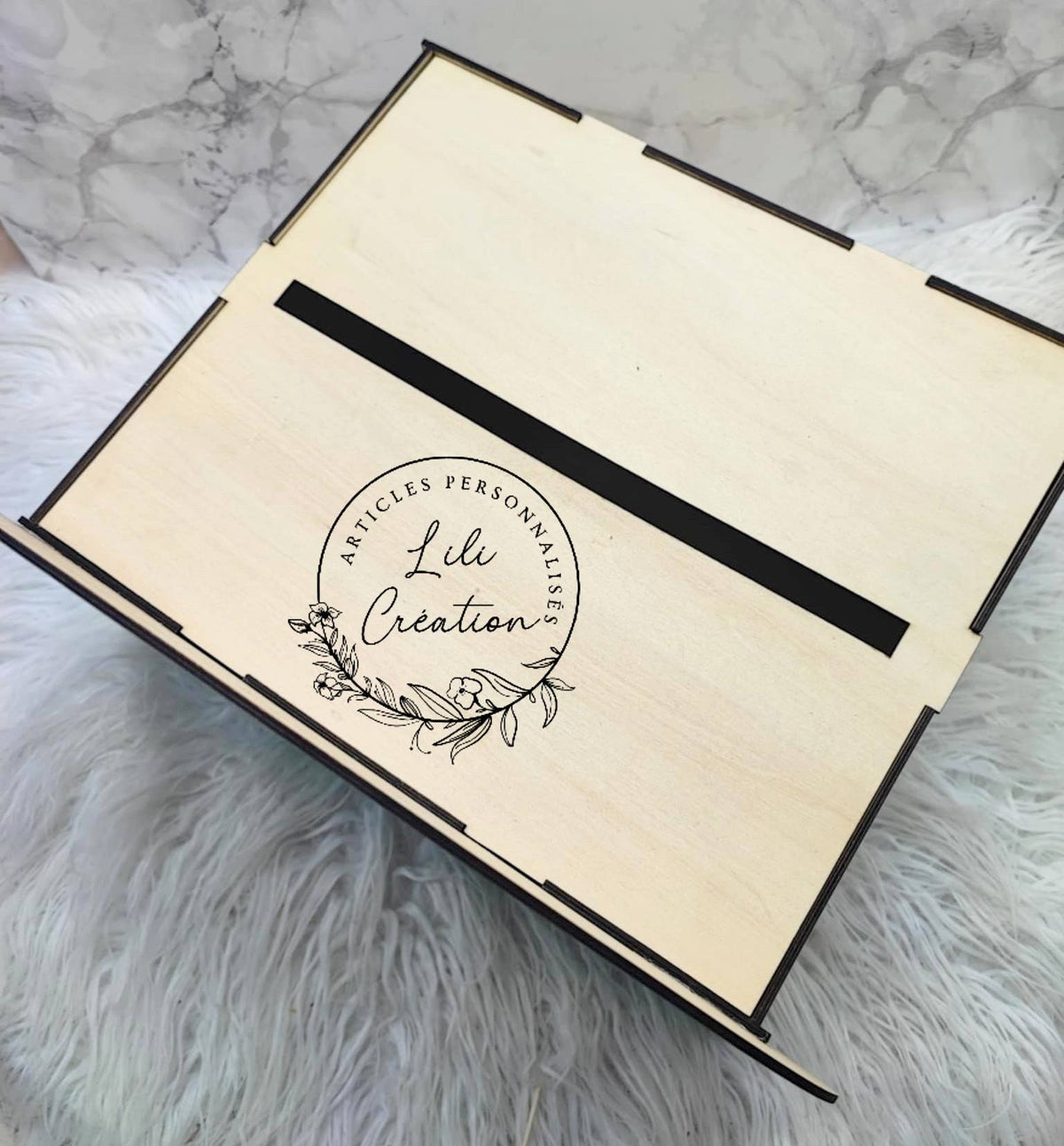 Urne en bois personnalisée pour lettres de baptême