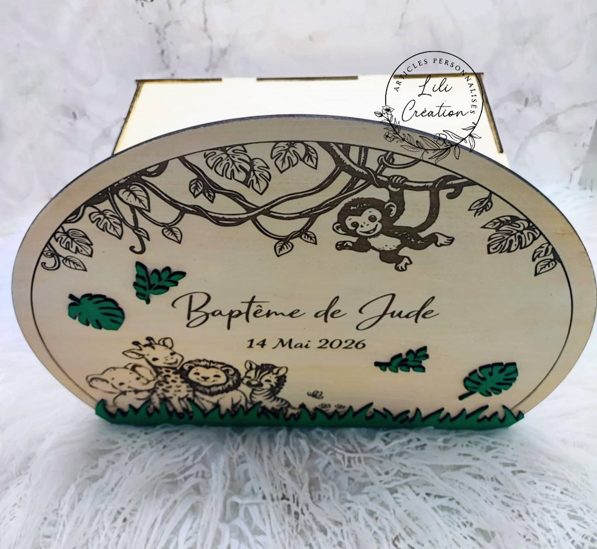 Urne en bois personnalisée pour lettres de baptême