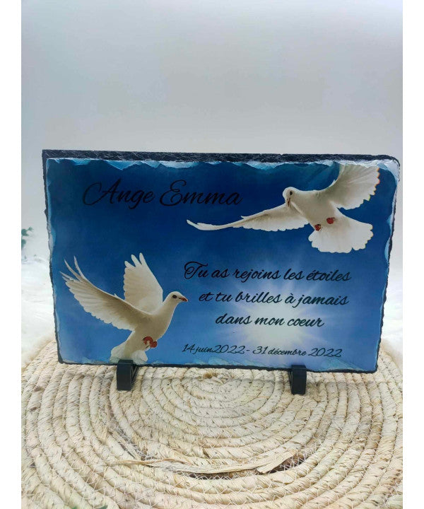 Plaque commémorative – Deux colombes