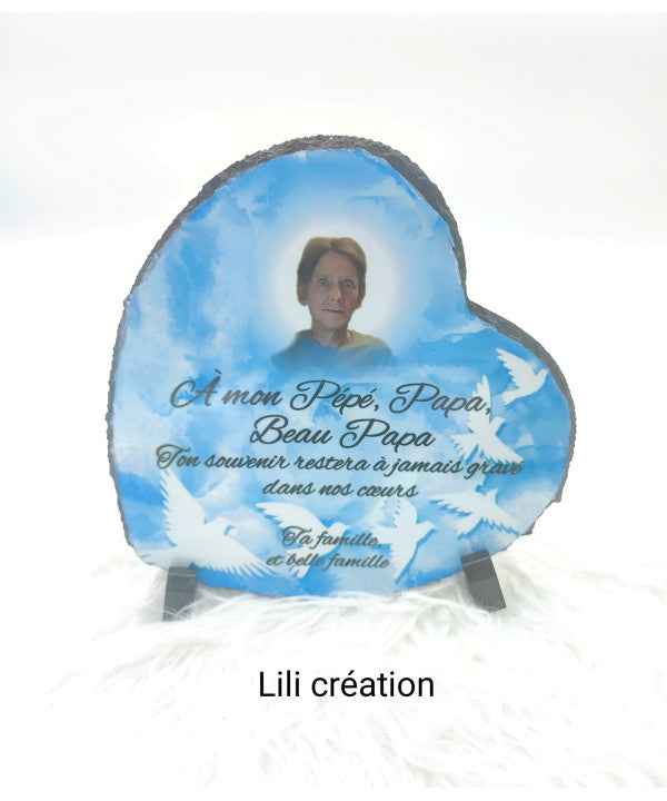 Plaque commémorative – Envolée de colombes