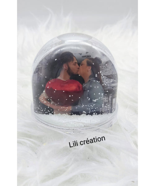 Boule à neige personnalisée – Un souvenir magique à offrir