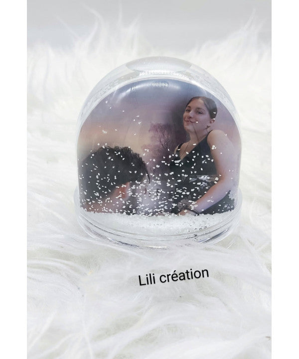 Boule à neige personnalisée – Un souvenir magique à offrir
