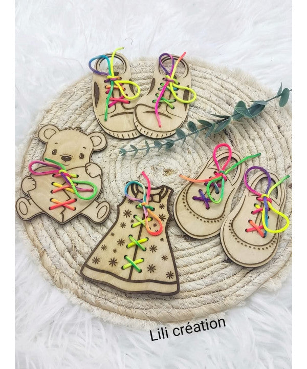 Jeux d’apprentissage en bois – Lacer comme un grand !
