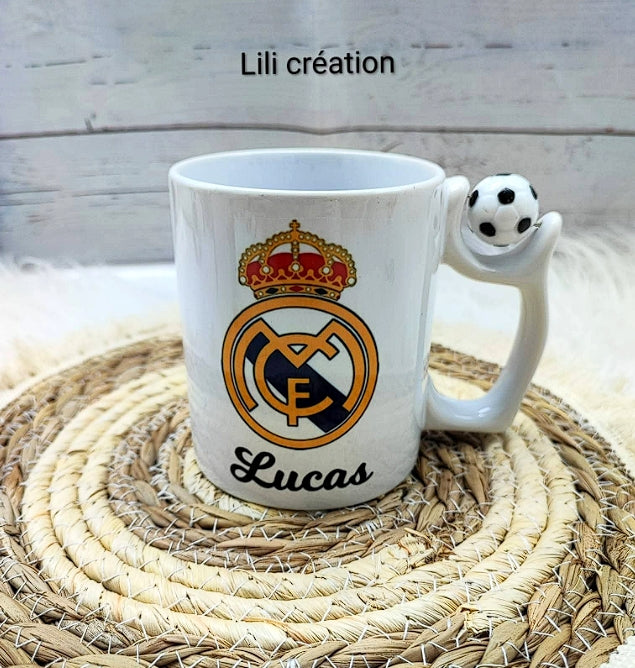 Mug personnalisé à anse ballon – Pour les passionnés de foot !