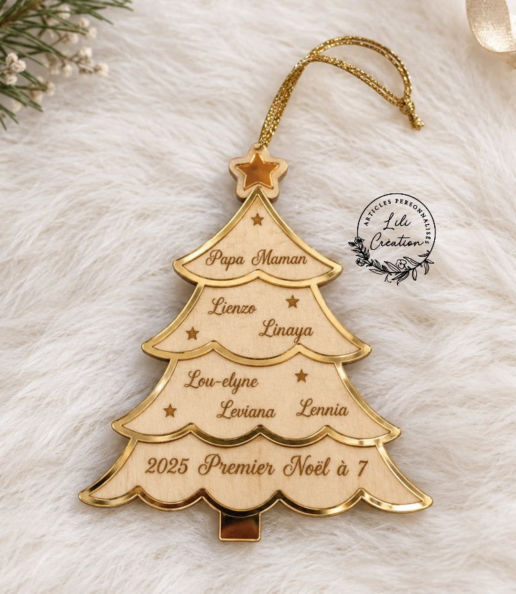 Sapin de Noël personnalisé – Contour acrylique doré & prénoms gravés