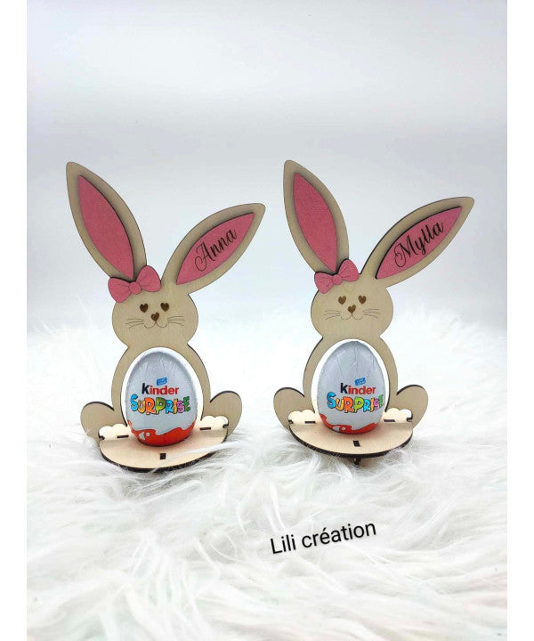Lapin de Pâques en bois – Porte œuf Kinder personnalisé