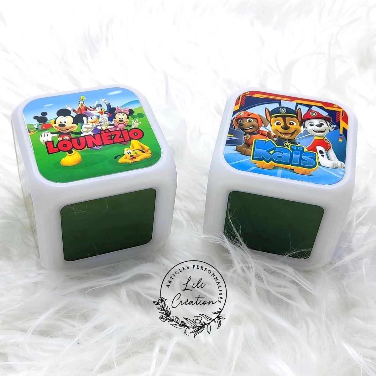 Cube Réveil Personnalisé - Un Accessoire Pratique et Original