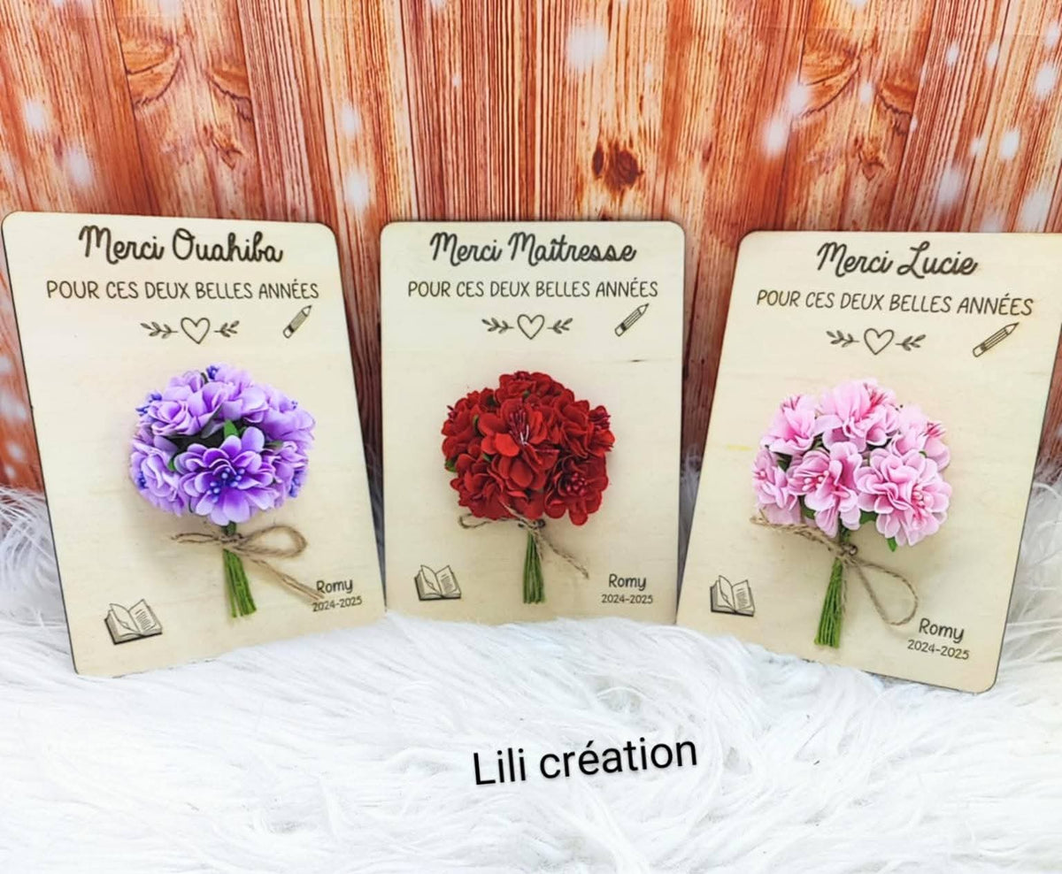 Bouquet sur planche en bois avec support