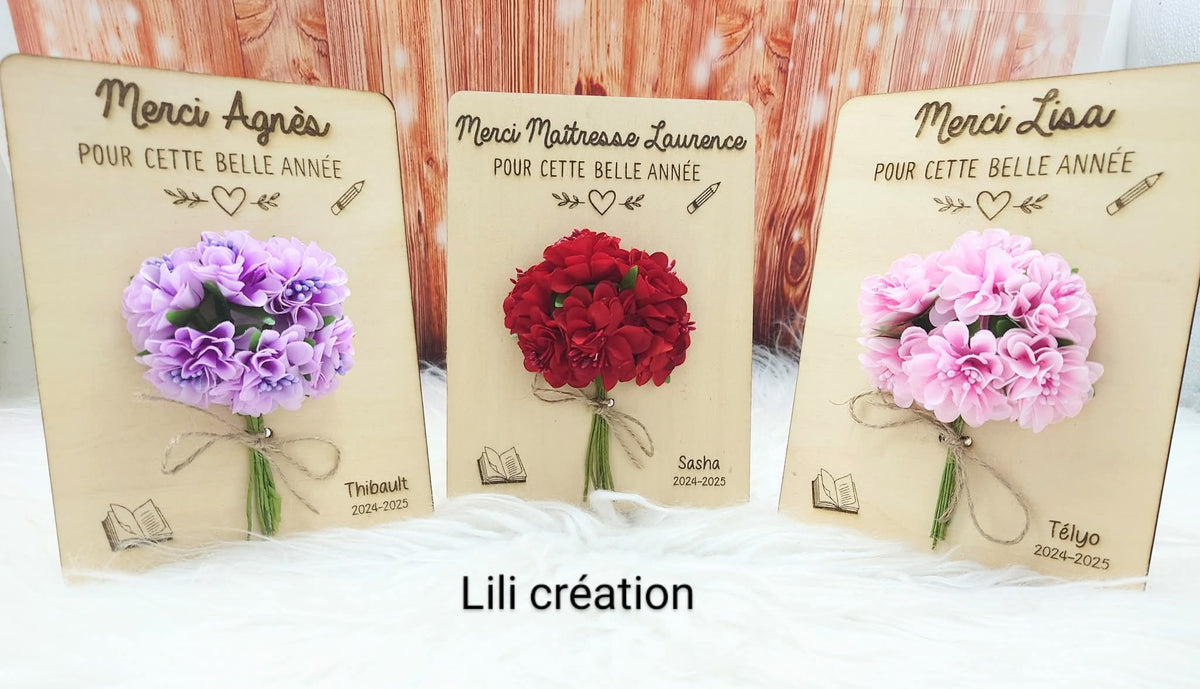 Bouquet sur planche en bois avec support