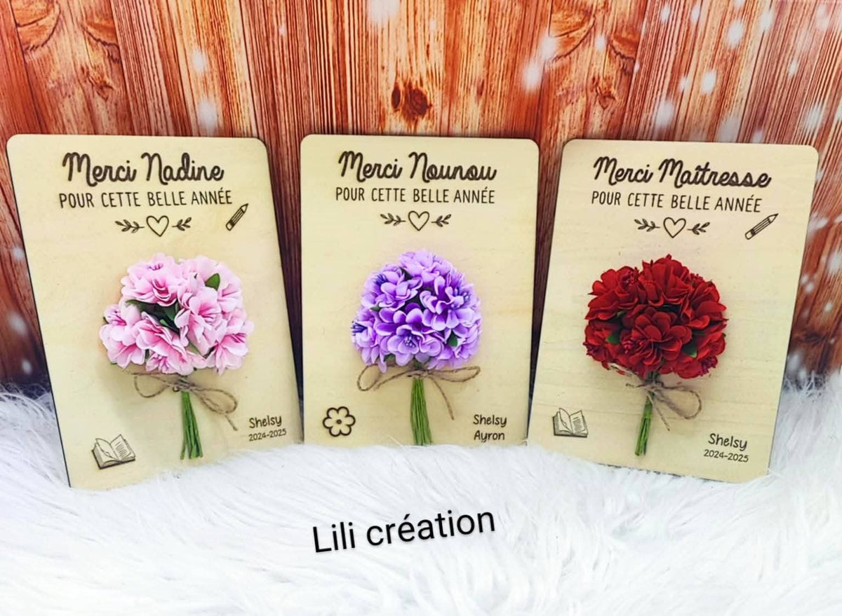 Bouquet sur planche en bois avec support