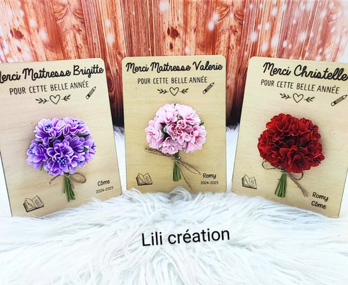 Bouquet sur planche en bois avec support