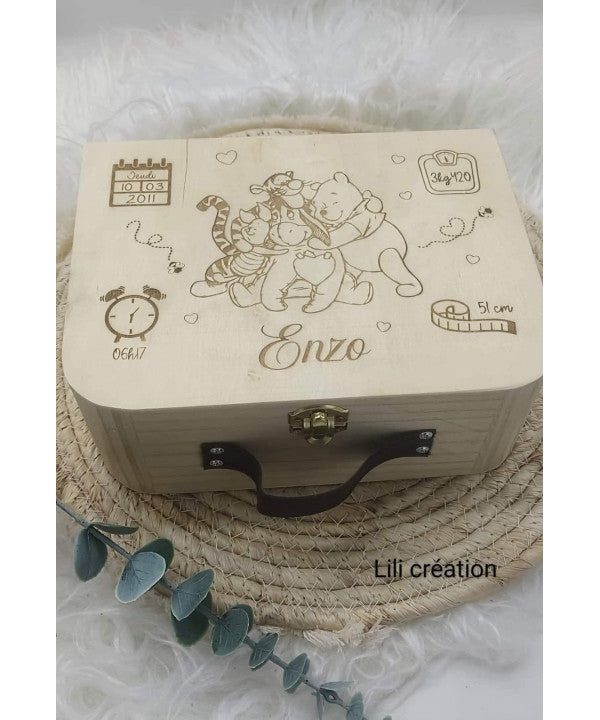 Valise en bois personnalisée – Souvenirs précieux de bébé